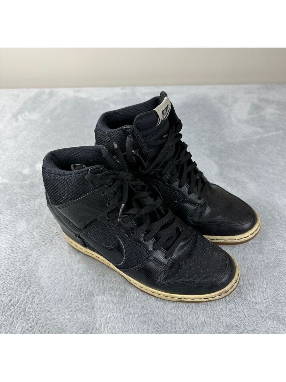Nike Women Sz 9.5 US/7 UK/41 EU Dunk Sky Hi Black Essential Mesh Gum 579763-001